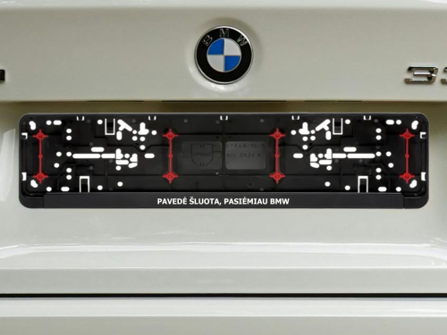Wurth numerių rėmelis „Pavedė šluota, pasiėmiau BMW“